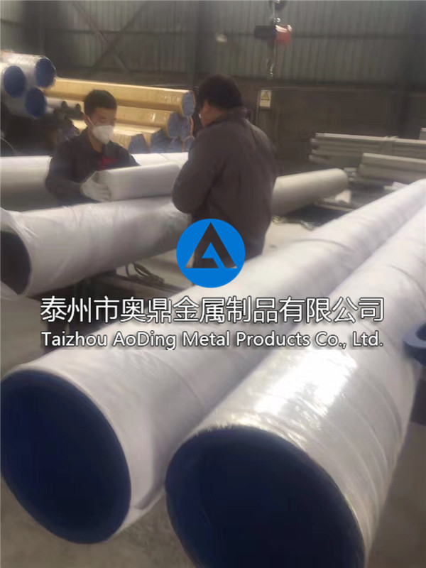 Large diameter welded pipe